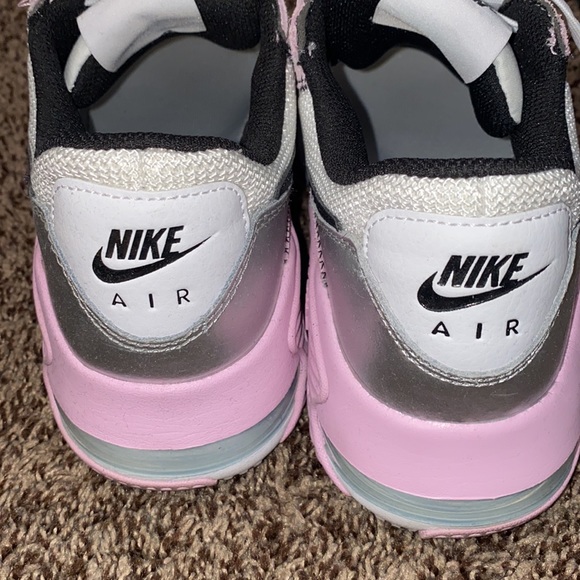 Super cute NIKE AIR shoes - Picture 4 of 5